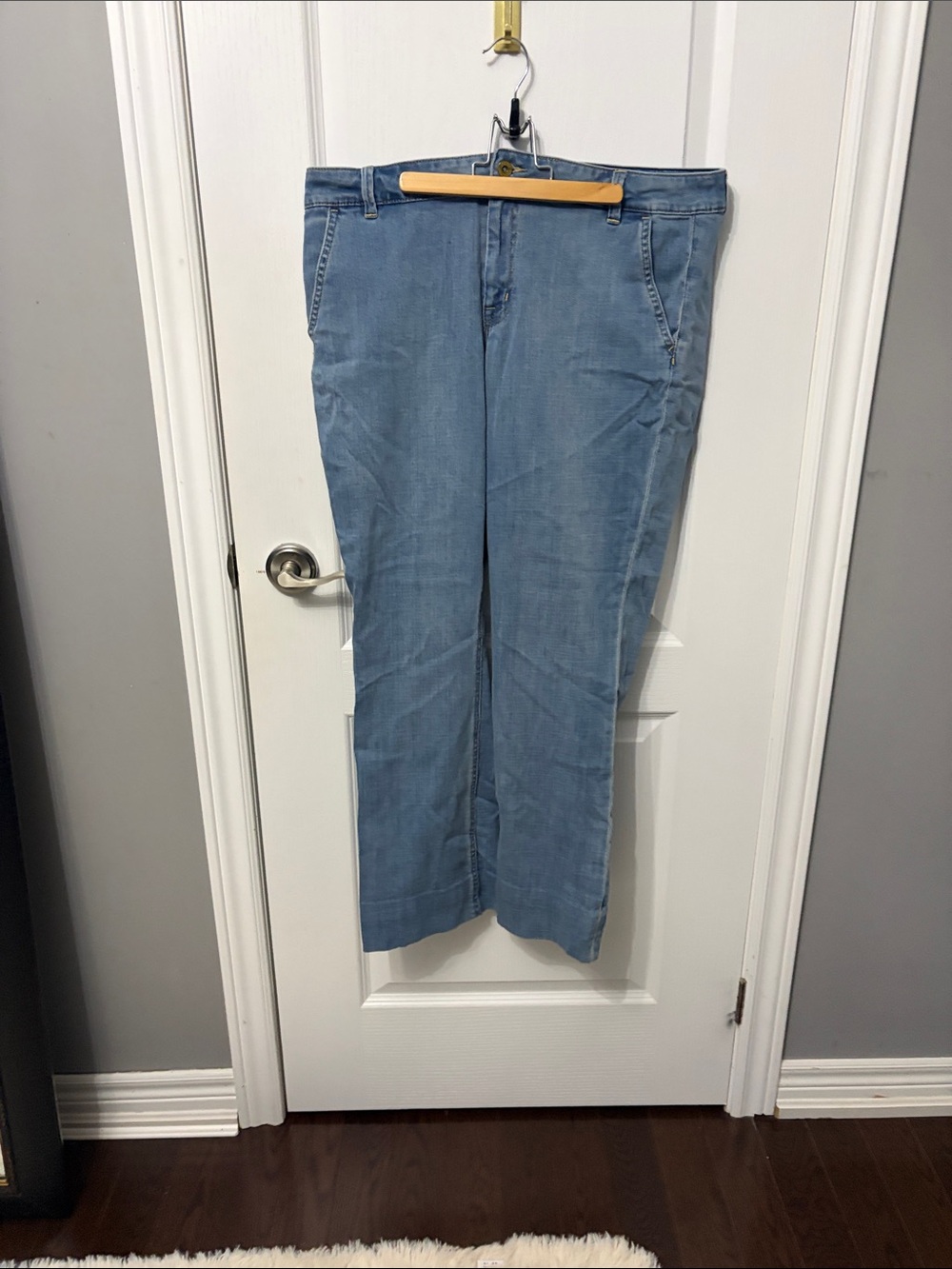 Tommy Hilfiger Light Wash Straight-Leg Women’s Jeans